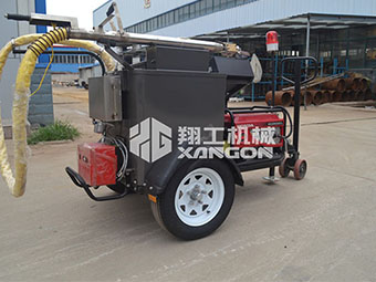 瀝青灌縫機(jī)廠家積極滿(mǎn)足用戶(hù)需求