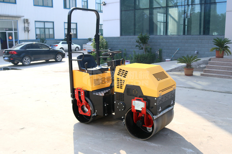 不容錯過的技術(shù)干貨——小型壓路機(jī)平安?？考记? title=